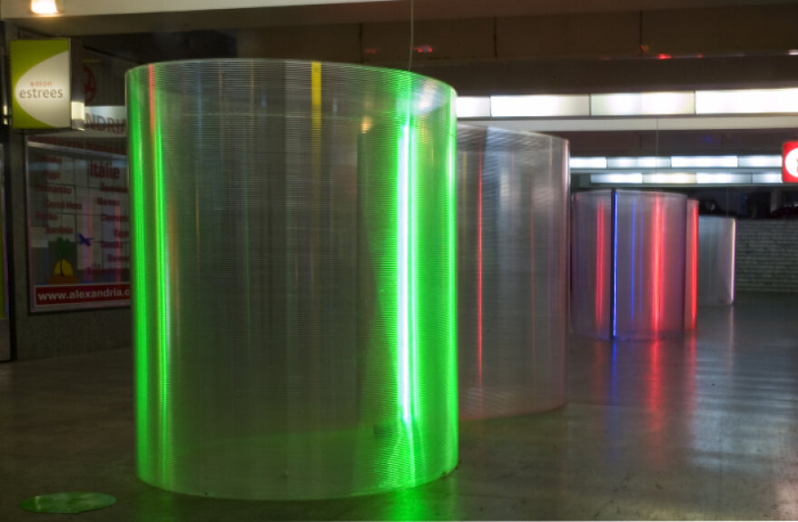 Pavel Korbička, Light Conductors, polycarbonate, neon light, transformer, cable, Náměstí Svobody